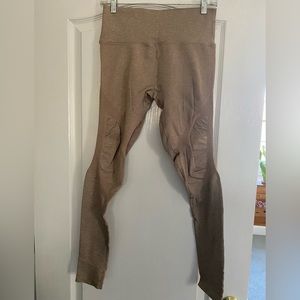 Alphalete aero leggings